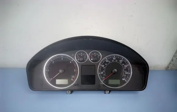 Volkswagen Sharan Speedometer (instrument cluster) 7M3920920H YM2110849ACD