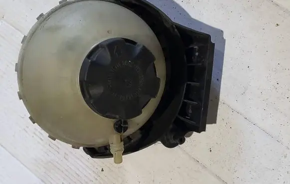 BMW 1 F20 F21 Coolant expansion tank/reservoir 7609470