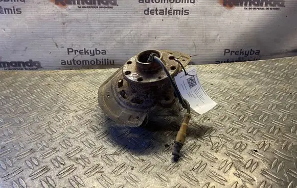 Opel Vectra B Front wheel hub