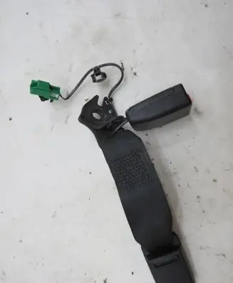 Jaguar XE Rear seatbelt buckle GMAUTO4574097