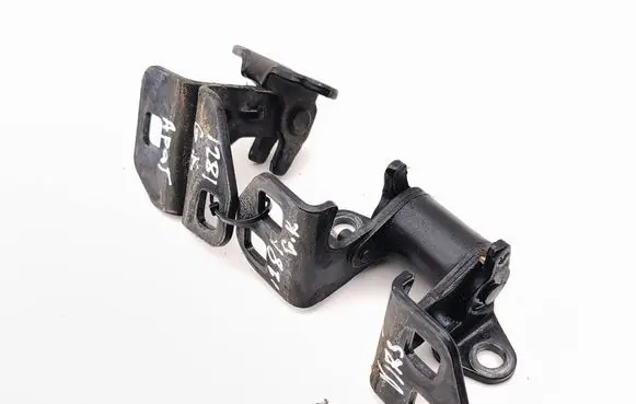Rear door hinge set