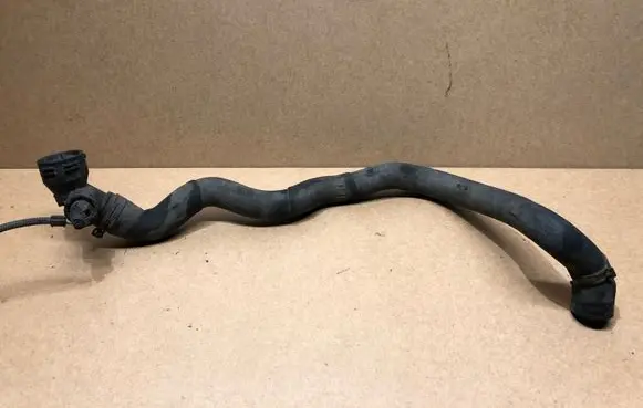 Volkswagen Touran I Engine coolant pipe/hose 1K0122291