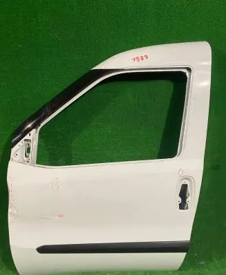 Opel Combo D Front door