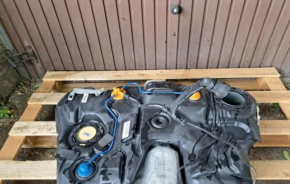 Volvo V60 Fuel tank 31372653 31372655