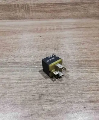 Audi A6 S6 C5 4B Other relay 431951253H