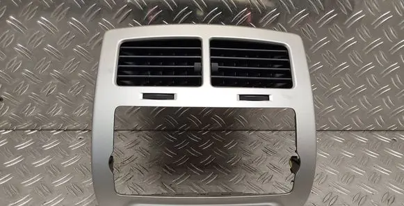 Toyota Urban Cruiser (XP110) Dash center air vent grill 5556412040 5567052040 5540552810