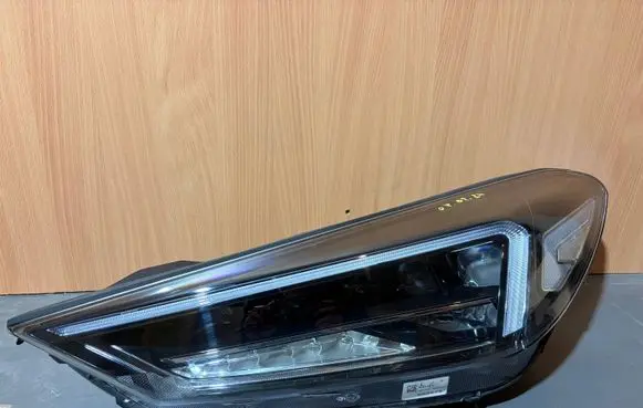 Hyundai Tucson TL Headlight/headlamp 92101D77XX