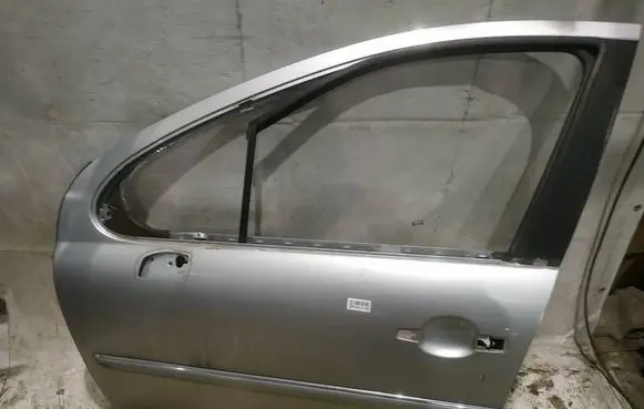 Peugeot 207 Front door PILKOS