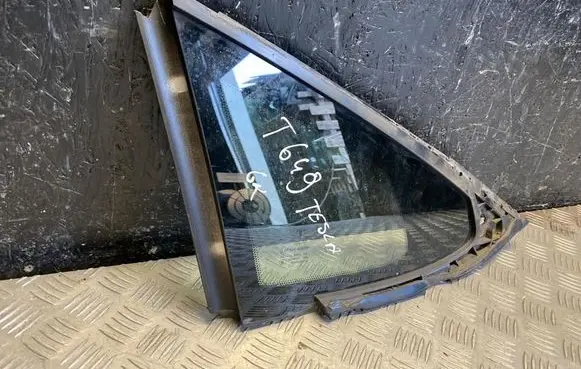 Tesla Model S Rear side window 104719100A
