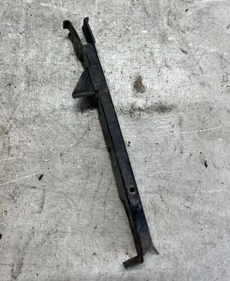 Mercedes-Benz E W211 Front bumper mounting bracket A2118801114