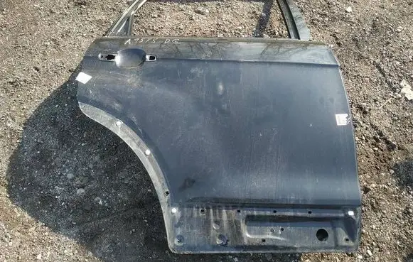 Chevrolet Captiva Rear door juodos