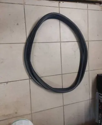 Trunk rubber seal (body)