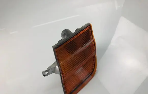 Nissan Micra Front fender indicator light 89027935