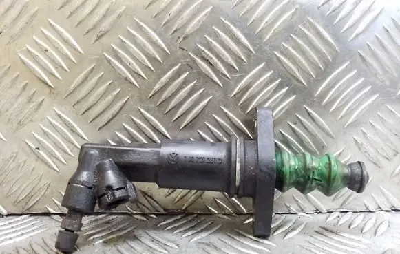 Volkswagen Golf IV Clutch master cylinder 1J0721261D
