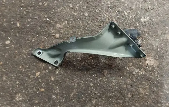 Audi A6 S6 C7 4G Fender mounting bracket 4G0821135A