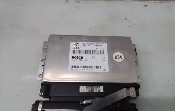 Volkswagen PASSAT B5 ESP (stability system) control unit 8D0907389D