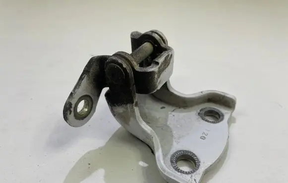 Opel Antara Rear door upper hinge