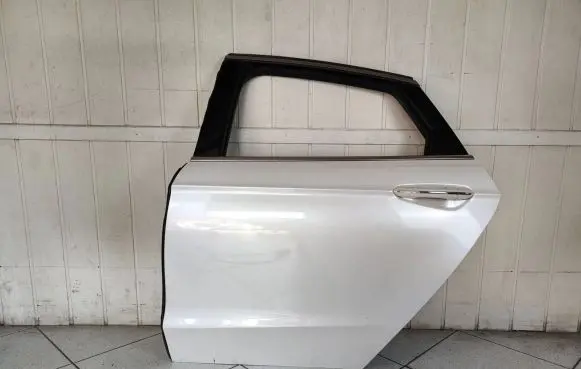 Ford Fusion II Rear door