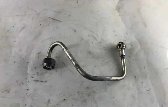 Chrysler Grand Voyager V Fuel injector supply line/pipe 
