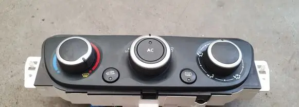 Renault Megane III Climate control unit T1001786G