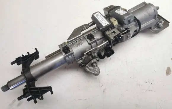 BMW X6 F16 Steering wheel axle 169807069 17102000211 734393