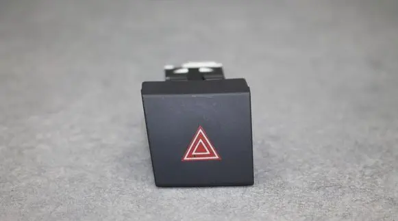 Peugeot 508 Hazard light switch