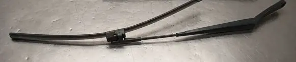 Skoda Octavia Mk2 (1Z) Front wiper blade arm 1Z1955410A