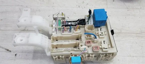 Toyota Yaris Fuse module 1311TOYOTA