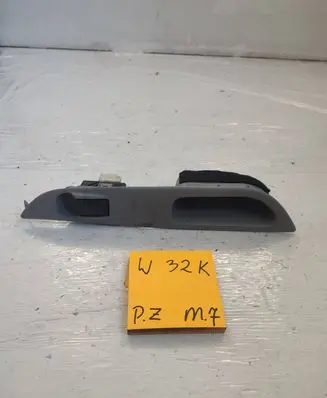 Nissan Almera Tino Electric window control switch 82961