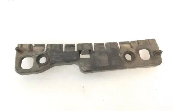 Fender mounting bracket