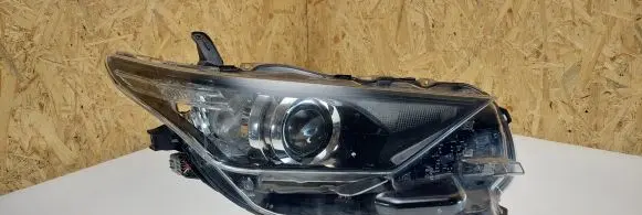 Toyota Auris E180 Headlight/headlamp 8111002K30 90070909 27008128