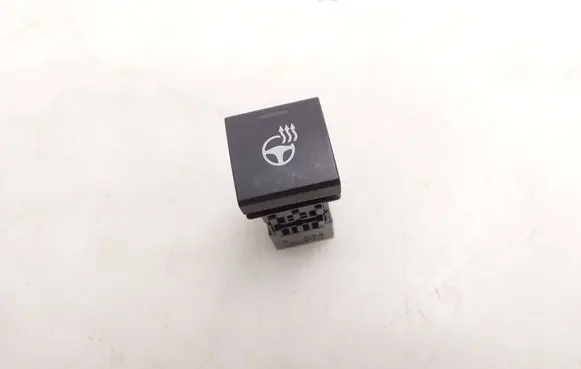 Toyota RAV 4 (XA50) Other switches/knobs/shifts M68759 M68760