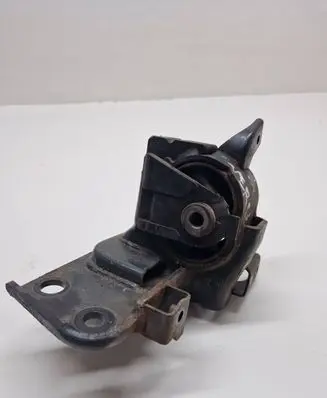 Engine mount bracket