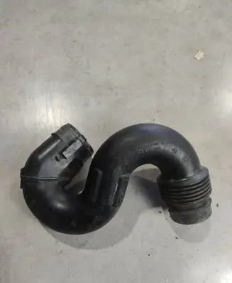Renault Trafic III (X82) Air intake duct part 165555514R 93451665