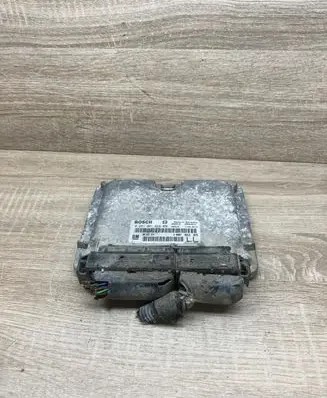 Opel Astra G Engine control unit/module 90562574 0281001674