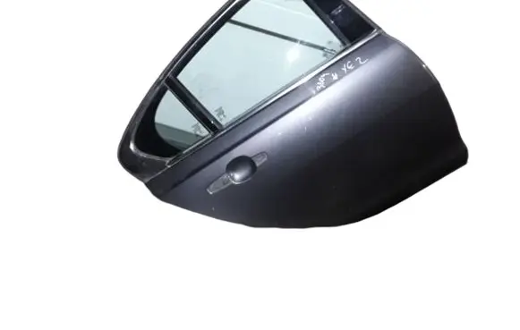 Jaguar XE Rear door T4N2634