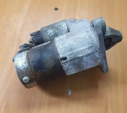 Renault Scenic II - Grand scenic II Starter motor M000T87881 C025 8200584675