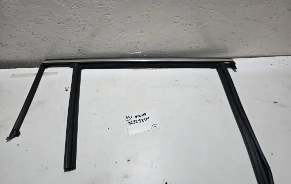 Volvo V60 Rear door trim (molding) 32229801
