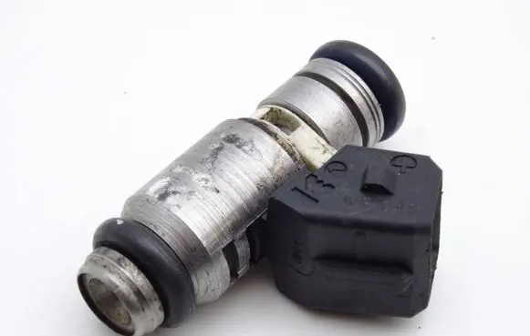 Fiat Panda II Fuel injector IWP095
