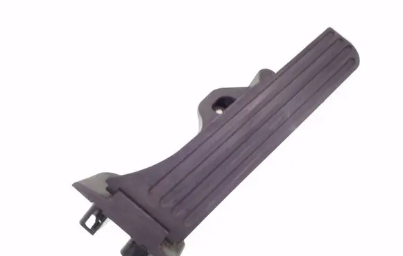 Volkswagen Tiguan Accelerator throttle pedal 1K1721503S