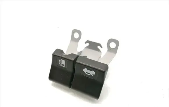Nissan Qashqai Fuel tank opening switch 