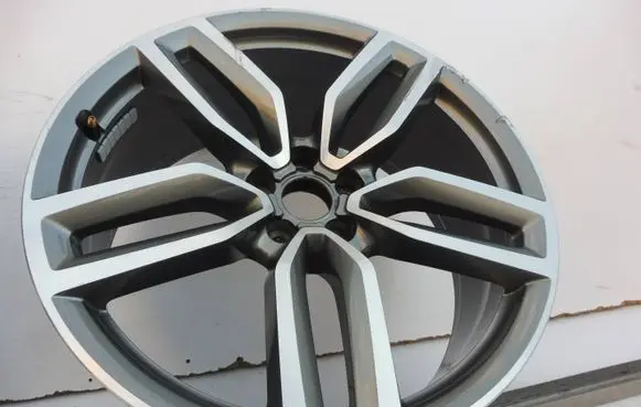 Audi Q5 SQ5 R21 alloy rim 8R0601025CP