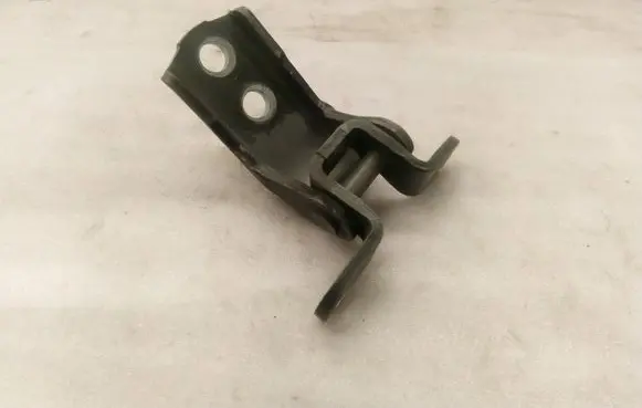 Toyota Avensis T250 Front door upper hinge 687200D010