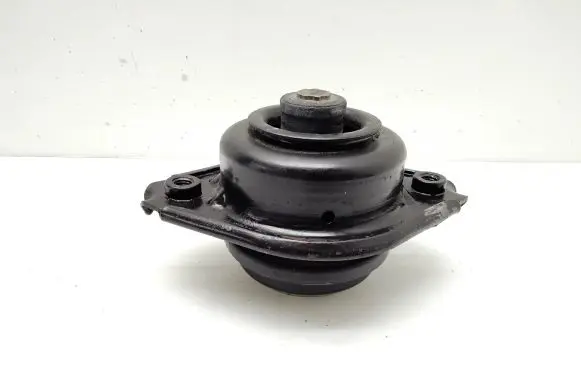 Mercedes-Benz ML W164 Engine mount bracket A25124031 A2512403117
