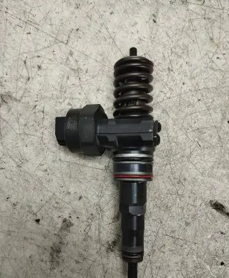 Audi A4 S4 B5 8D Fuel injector 038130073H