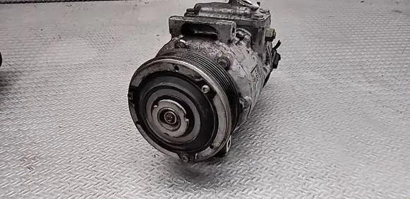 Volkswagen Touran I Air conditioning (A/C) compressor (pump) 1K0820803Q