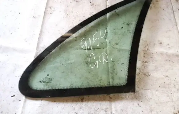 Citroen Xsara Picasso Rear side window as2