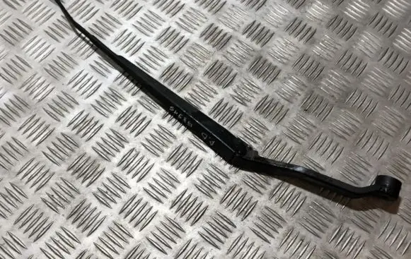 Mitsubishi Outlander Front wiper blade arm 6857