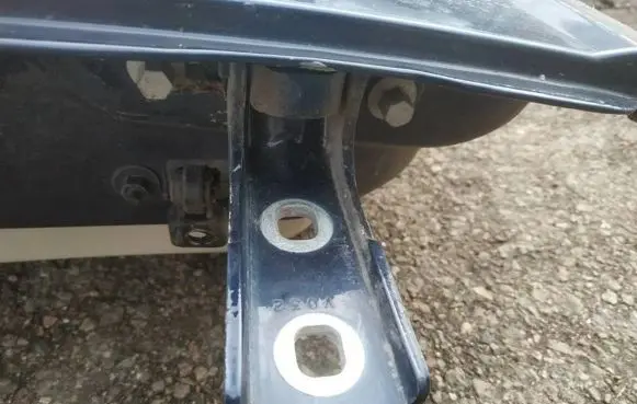 Cadillac CTS Rear door lower hinge
