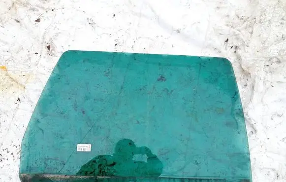 Rear door window glass